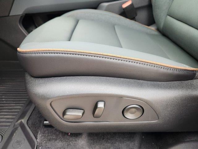 2026 GMC Acadia AWD AT4