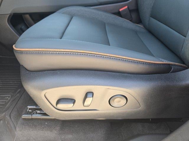 2026 GMC Acadia AWD AT4