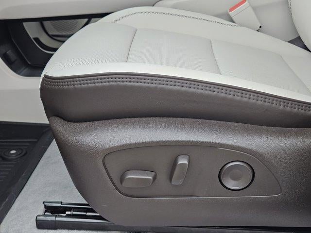 2026 GMC Acadia AWD Denali