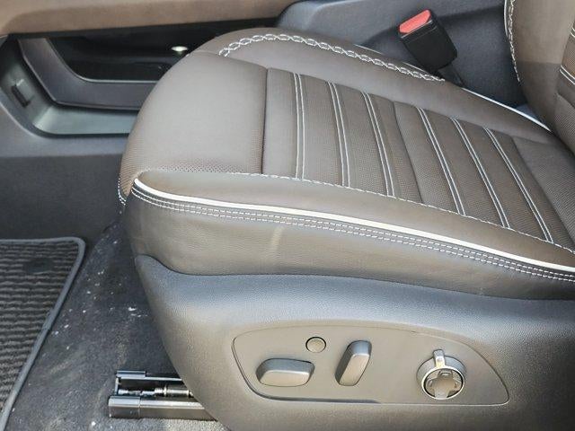 2026 GMC Acadia Denali Ultimate - Photo 17