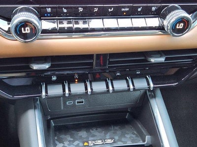 2025 GMC Canyon 4WD AT4