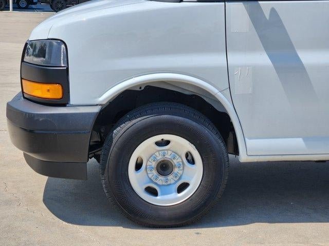 2025 GMC Savana Cargo 2500 Base
