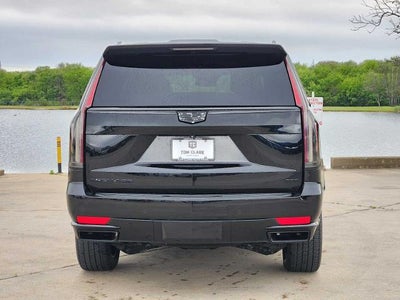 2022 Cadillac Escalade Luxury