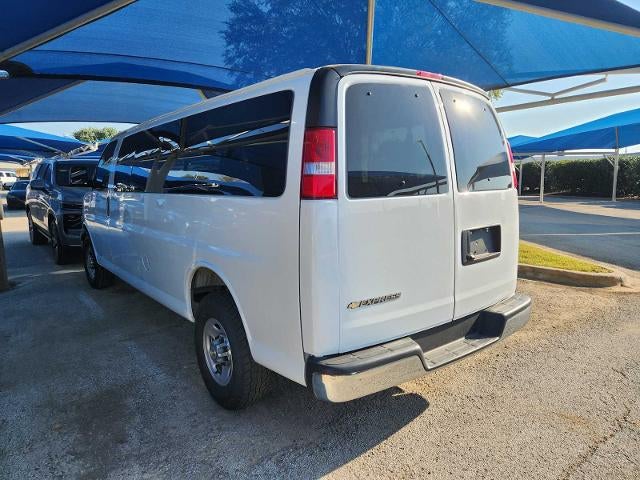 2025 Chevrolet Express Passenger 1LT