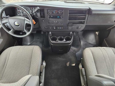 2024 Chevrolet Express Passenger 3500 1LT