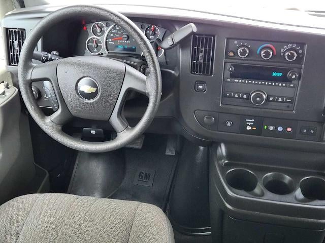 2024 Chevrolet Express Passenger 3500 1LT