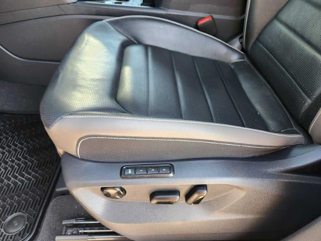 2023 Volkswagen Atlas Cross Sport 3.6L V6 SEL Premium R-Line
