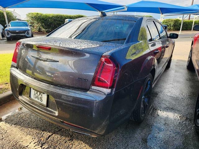 2021 Chrysler 300 Touring L