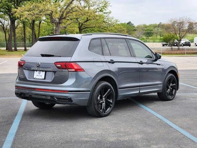 2024 Volkswagen Tiguan SE R-Line Black