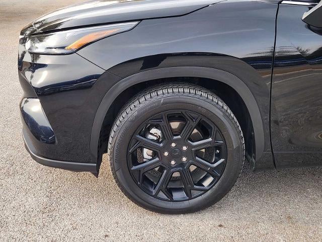 2022 Toyota Highlander L