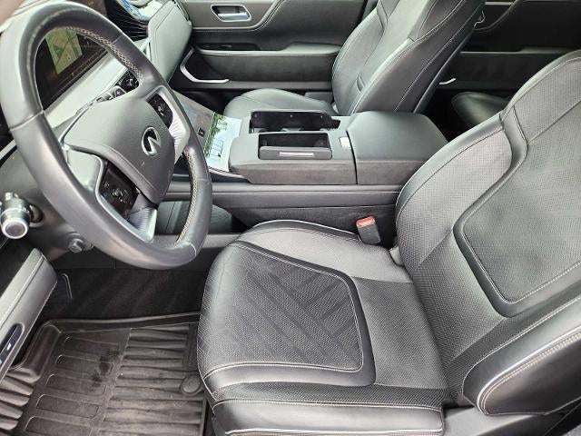 2025 INFINITI QX80 LUXE