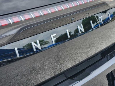 2025 INFINITI QX80 LUXE