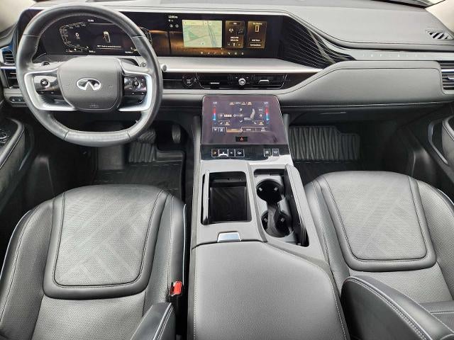 2025 INFINITI QX80 LUXE