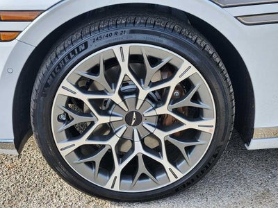 2025 Genesis G90 e-SC