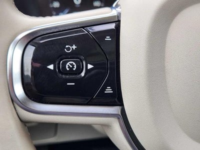 2022 Volvo XC90 Momentum