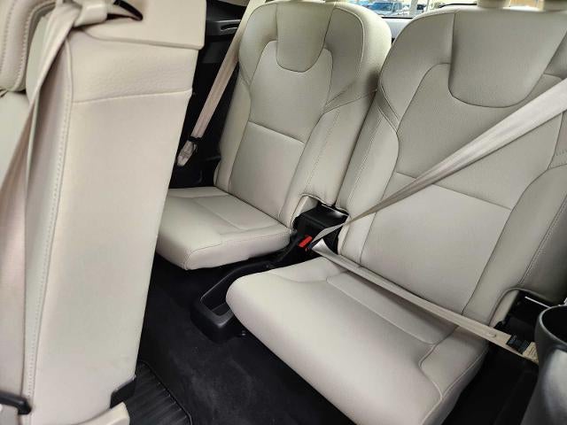 2022 Volvo XC90 Momentum