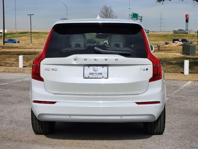 2022 Volvo XC90 Momentum